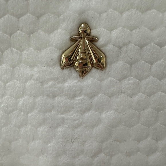 4 - Elegant White Textured Women's Bag - Picture 2 of 6